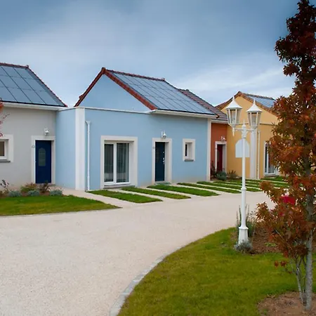 De La Cerisaie アパートホテル