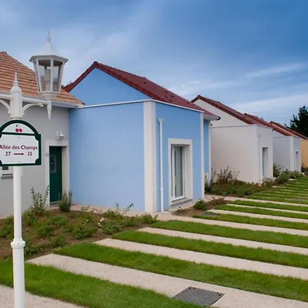 アパートホテル De La Cerisaie 3*